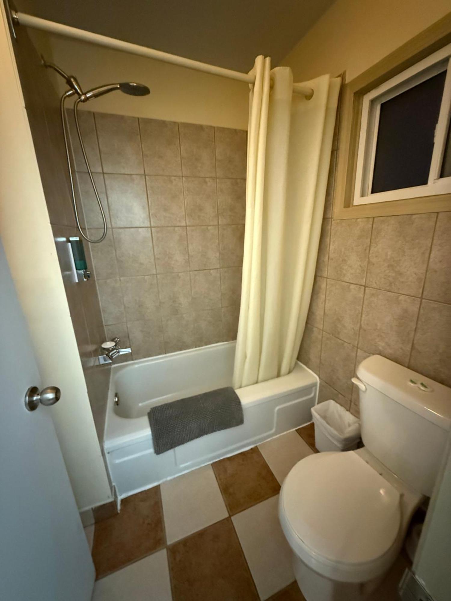 Centre Suite Inns Motel Bonnyville Exterior foto