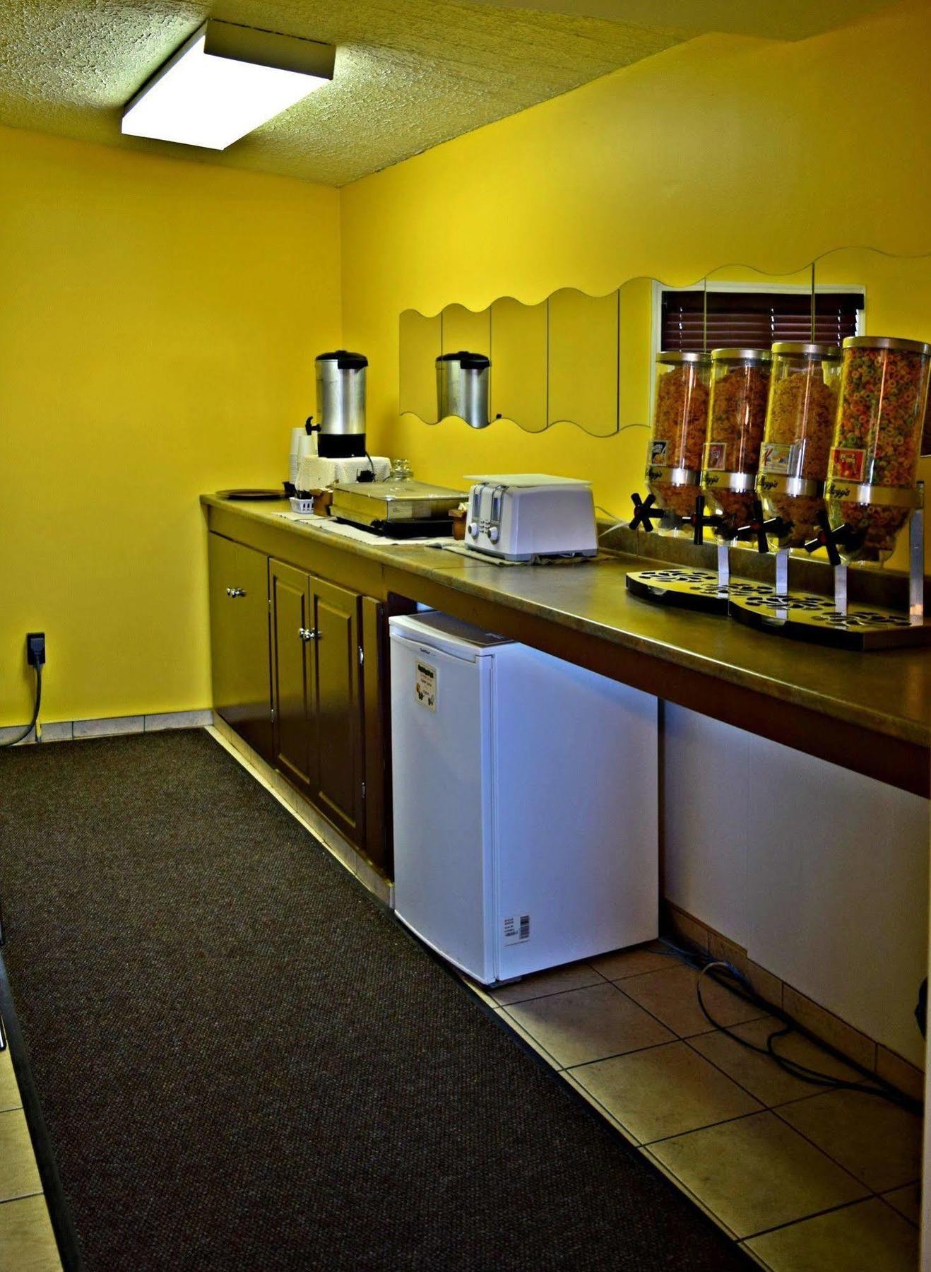 Centre Suite Inns Motel Bonnyville Exterior foto